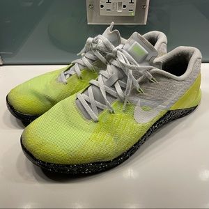 Nike Metcon 2 Shoes Volt Grey Black 10.5